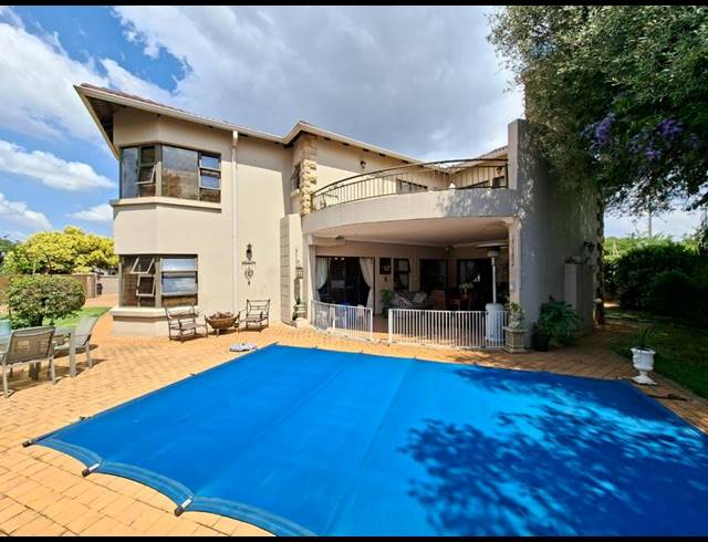 5 BEDROOM HOUSE FOR SALE IN MIDSTREAM ESTATE